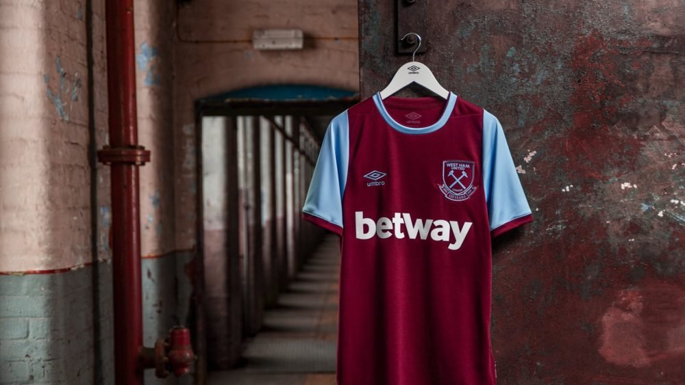 Nova camisa do West Ham é uma homenagem aos 125 anos do clube