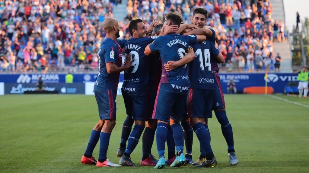 Huesca vence com autoridade e está de volta à primeira divisão espanhola