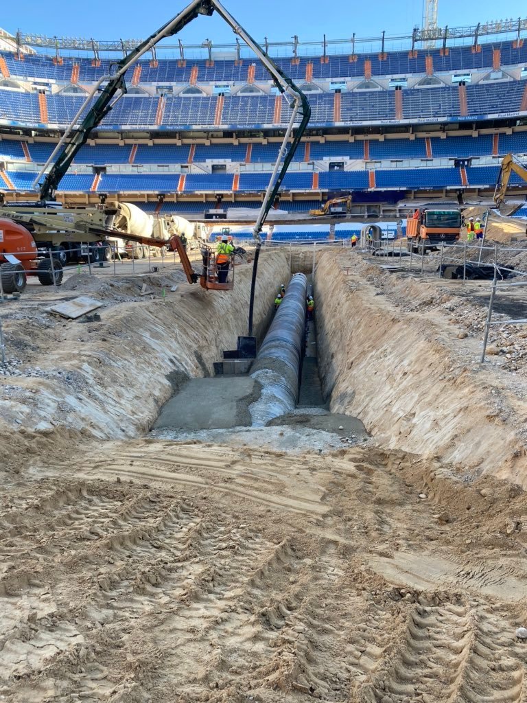 Tubo que atravessa o campo é encontrado no Santiago Bernabéu