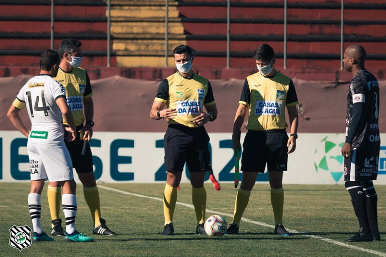 Figueirense retorna ao estadual com vitória