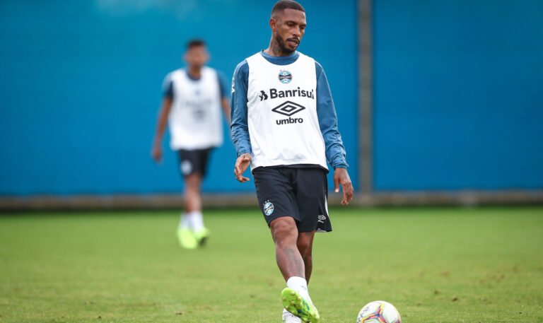 Paulo Miranda desfalcará o time de Renato Portaluppi por duas semanas