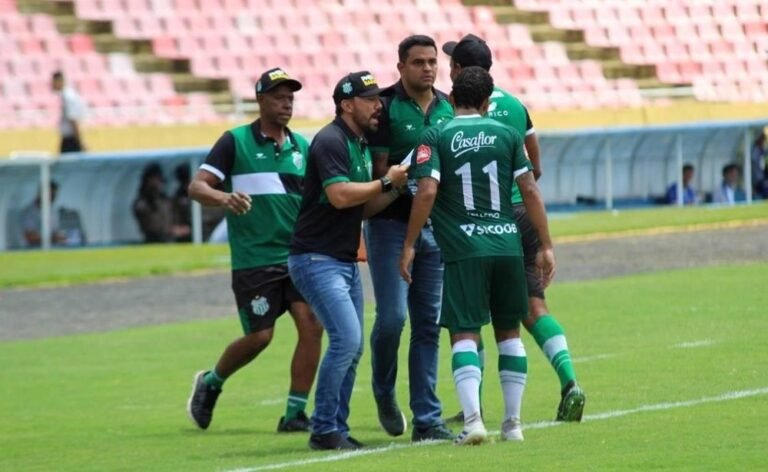 Uberlândia testa seus jogadores e comissão para Covid-19 visando retorno ao Campeonato Mineiro