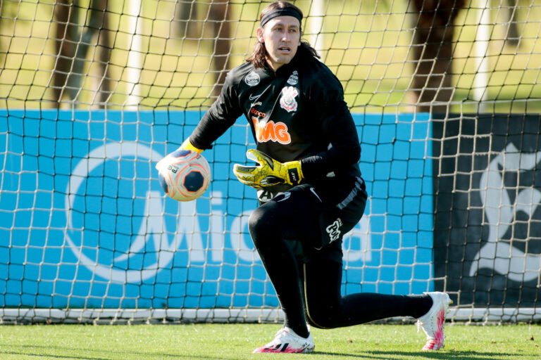 Corinthians enfrenta o Oeste sonhando com a classificação