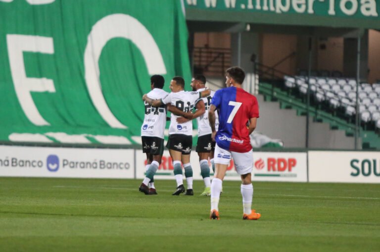 Coritiba avança para a semifinal