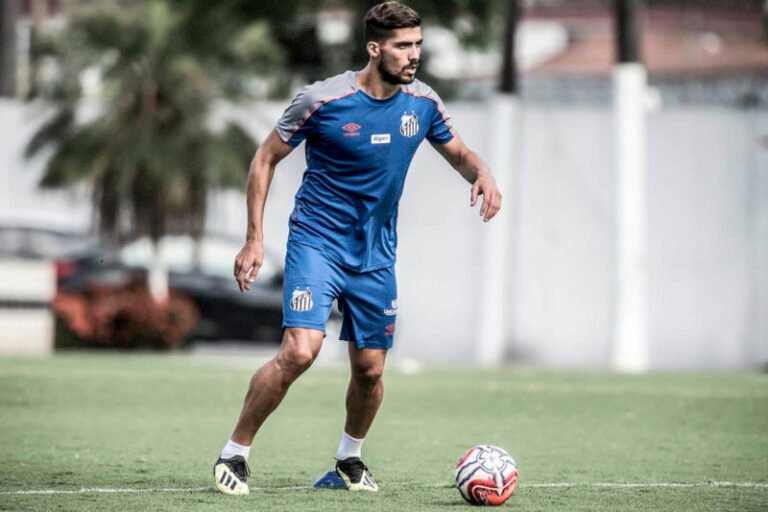 De volta ao Santos, zagueiro deve ser emprestado novamente