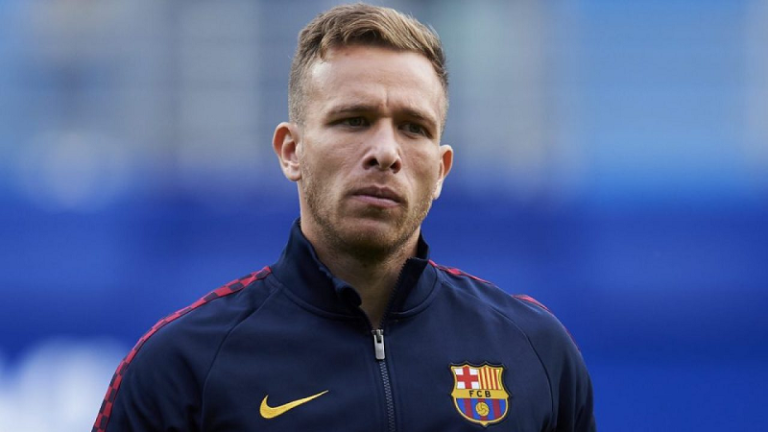 Com amigdalite, Arthur está fora do próximo jogo do Barcelona