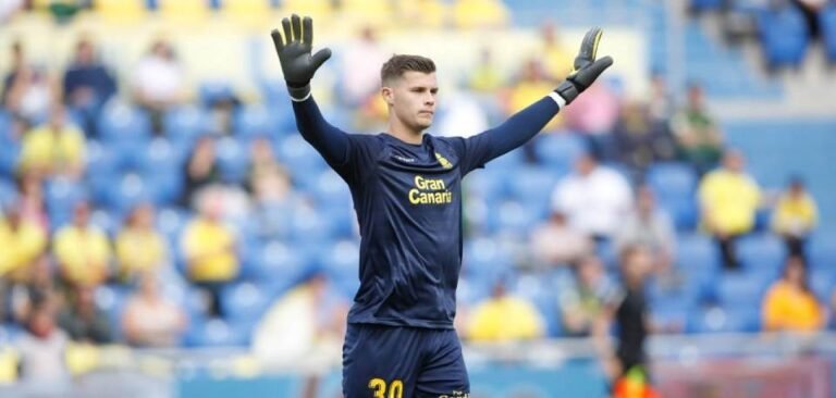 Josep Martínez assina com RB Leipzig