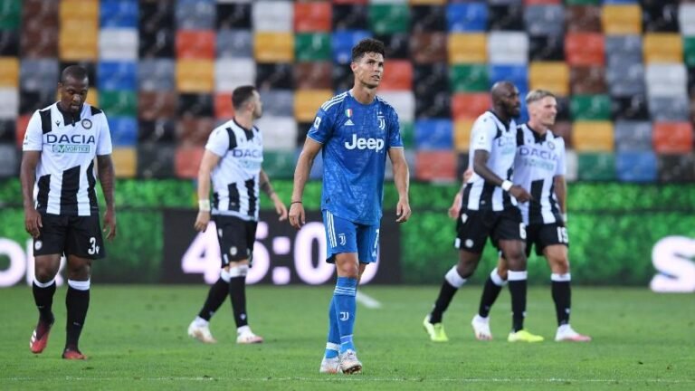 Juventus perde e adia título