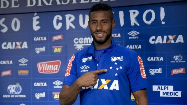 Cruzeiro é condenado a pagar R$ 85 mil para Lennon