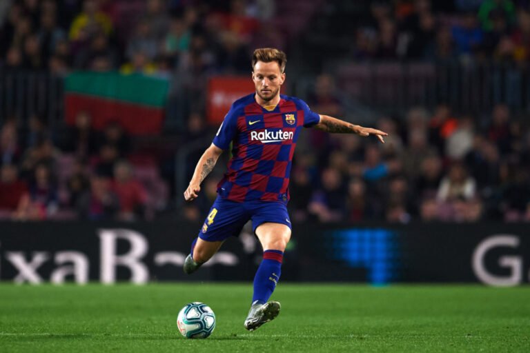 Barcelona pretende se desfazer de Rakitic