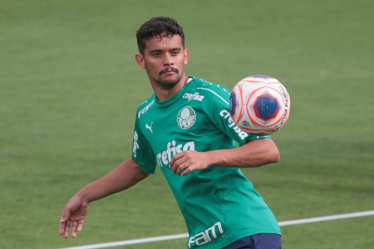 Clube dos Emirados prepara proposta pelo meia Gustavo Scarpa