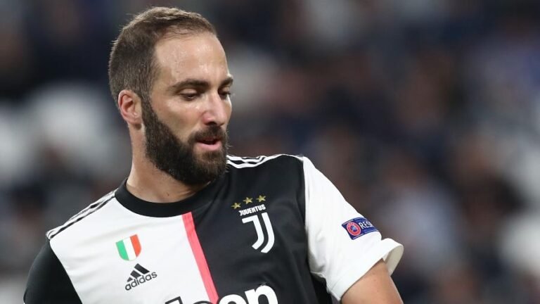 Higuaín pode virar desfalque até o fim da temporada