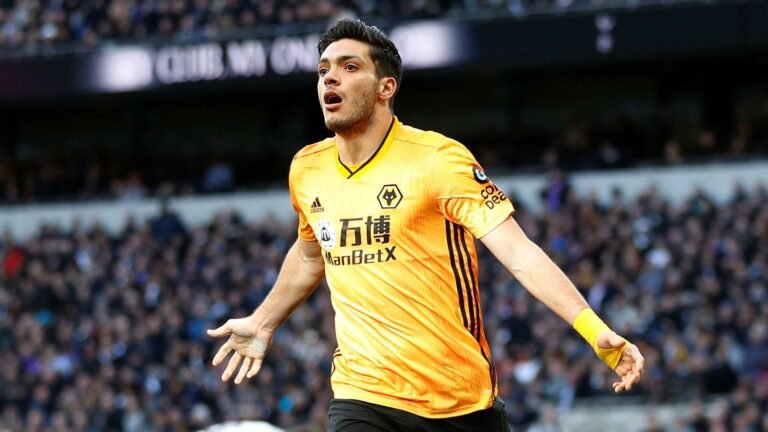 Juventus e Manchester United duelam por Raúl Jiménez