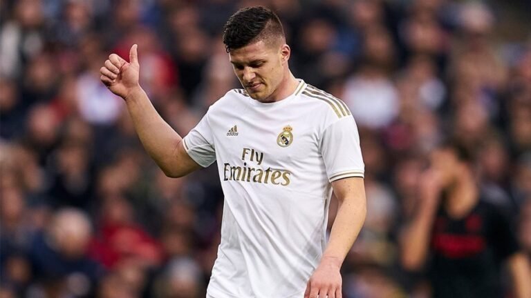 Real Madrid recebe novo concorrente na disputa por Luka Jovic