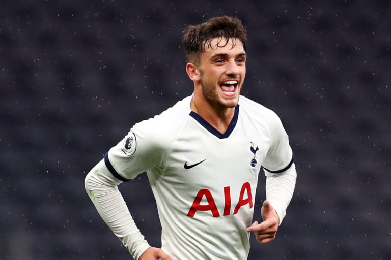 Millwall interessado em Troy Parrott