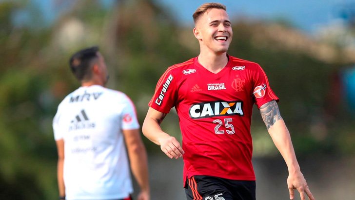 Flamengo encaminha venda de Piris da Motta para clube português
