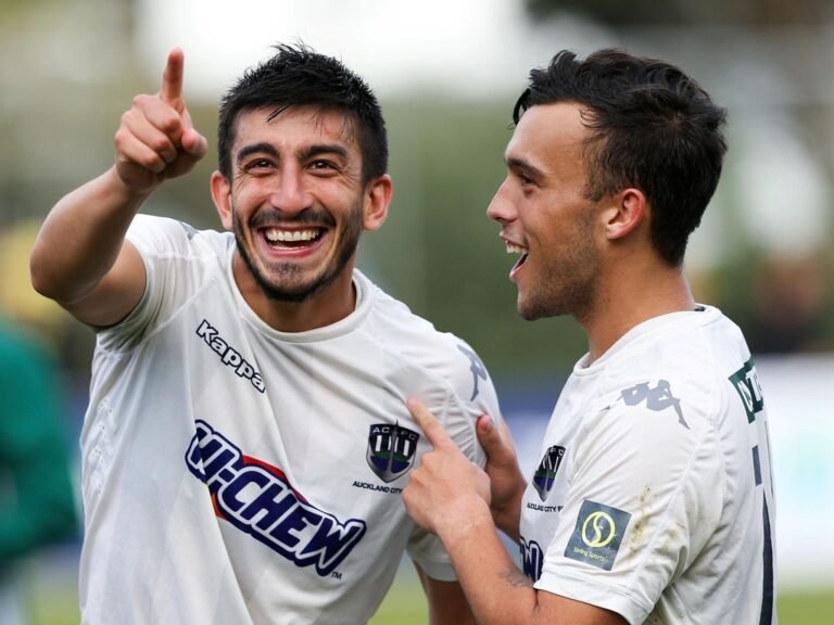 O atual campeão neo-zelandês, Auckland City empresta parte de seu elenco para as disputas da Liga da Região Norte