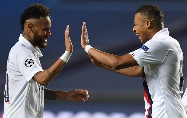 Técnico do PSG exalta Neymar e pode ter Mbappé desde o início contra o RB Leipzig