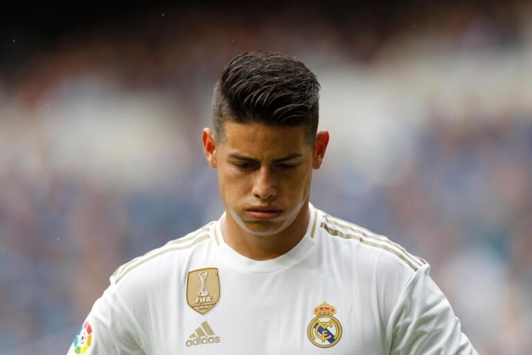 Everton encaminha a contratação de James Rodríguez