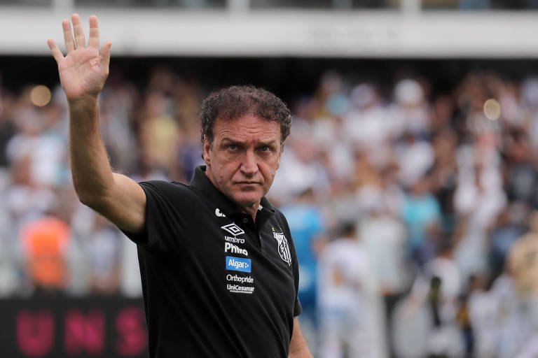 Negociando com o Santos, Cuca aceitaria ganhar a metade de 2018