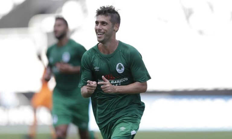 Com passagens por grandes clubes, Fellype Gabriel anuncia sua aposentadoria dos gramados
