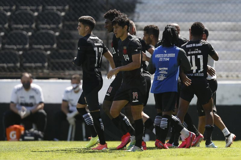 Visando o Brasileirão, Vasco anuncia e segue na busca por reforços