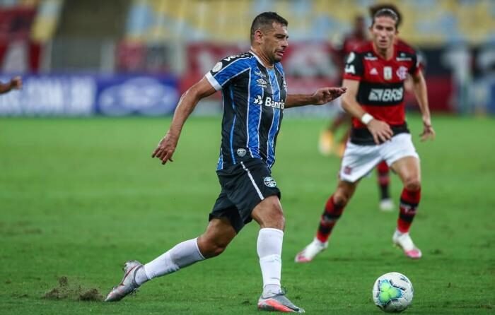 Grêmio acelera busca por centroavante