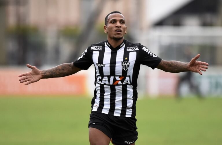 Rómulo Otero deve ser o novo reforço do Corinthians