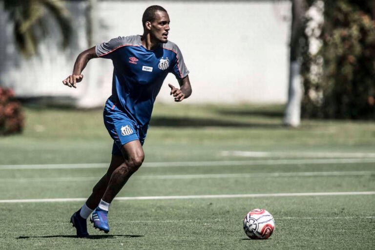 Contra o Internacional, Cuca busca sua primeira vitória no Brasileiro com novidades