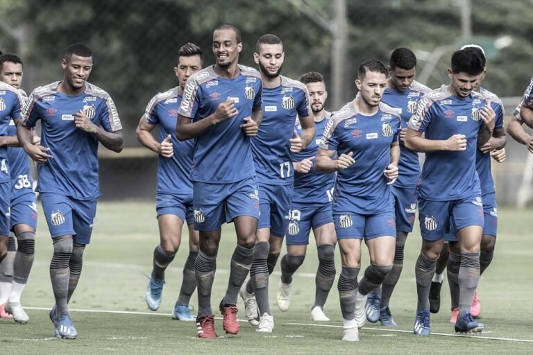 Jogadores do Santos recebem mais uma imagem e diretoria aguarda sobre acordo salarial