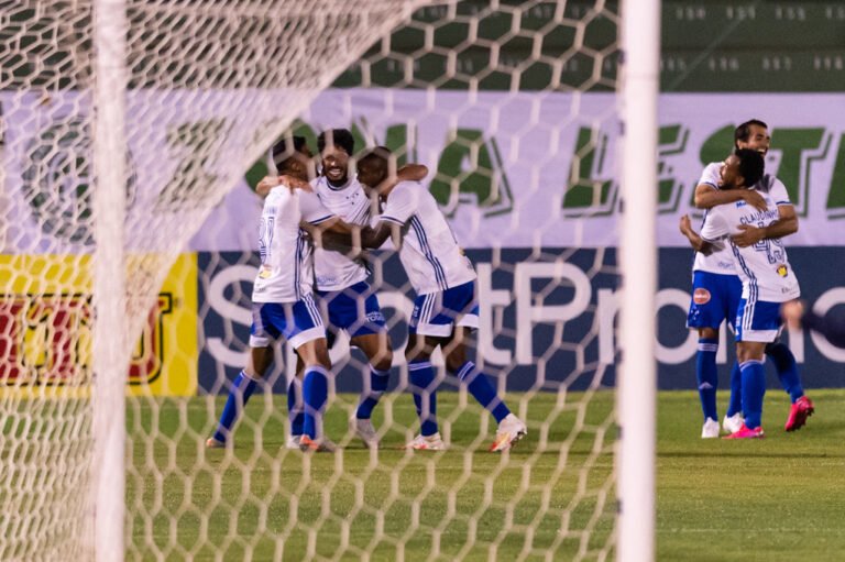 Cruzeiro vence o Guarani em Campinas e fica zerado na tabela