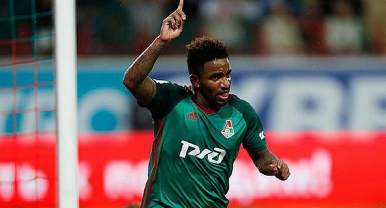 O atacante peruano Jefferson Farfán deixa o Lokomotiv Moscou