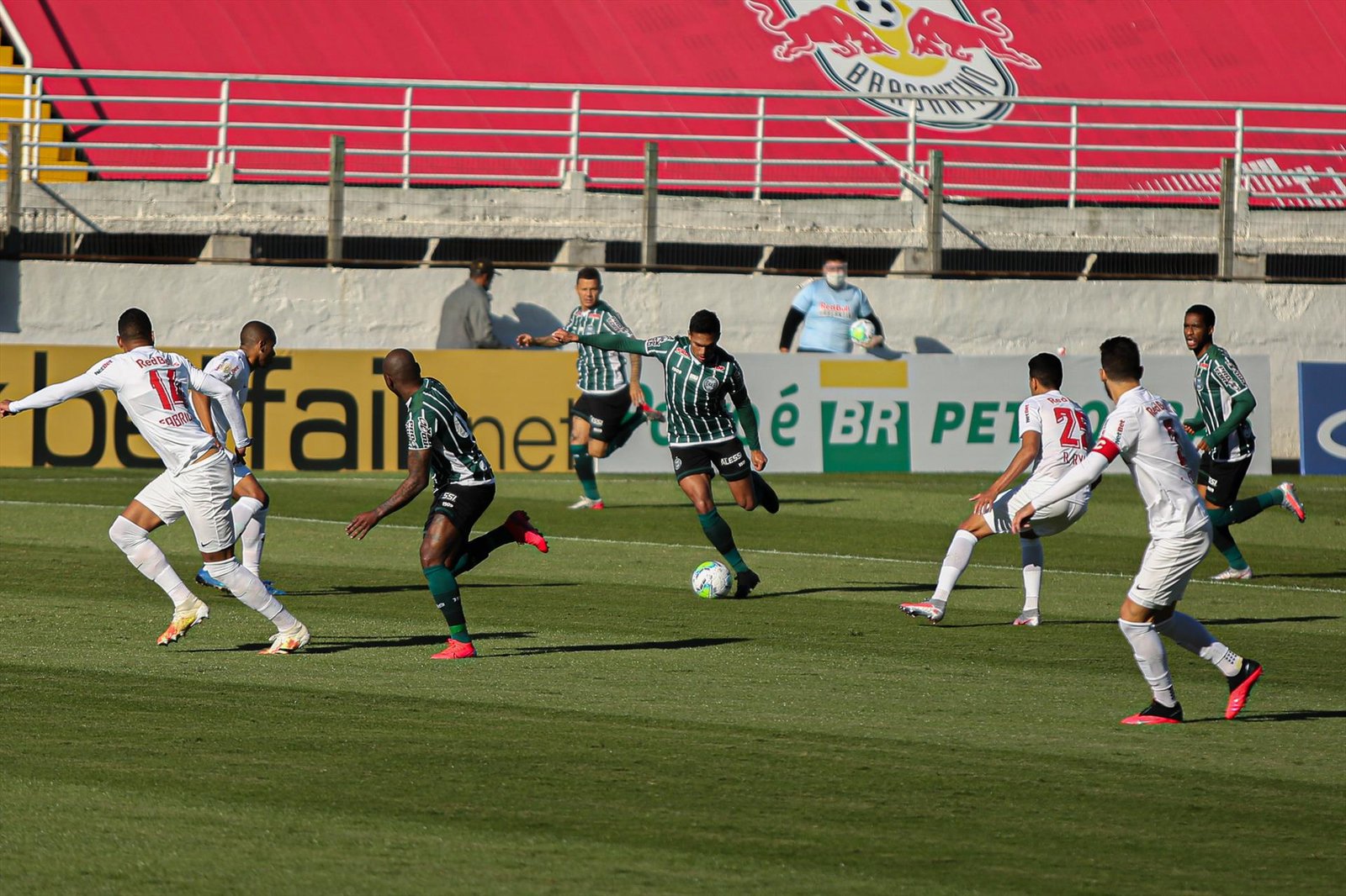 Coritiba vence fora de casa e desponta no Brasileirão ...