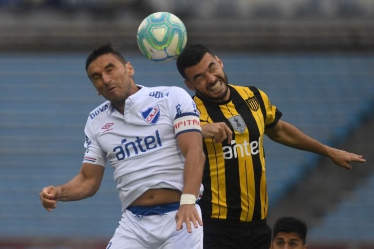 Nacional e Peñarol fazem o Superclássico no retorno do futebol uruguaio