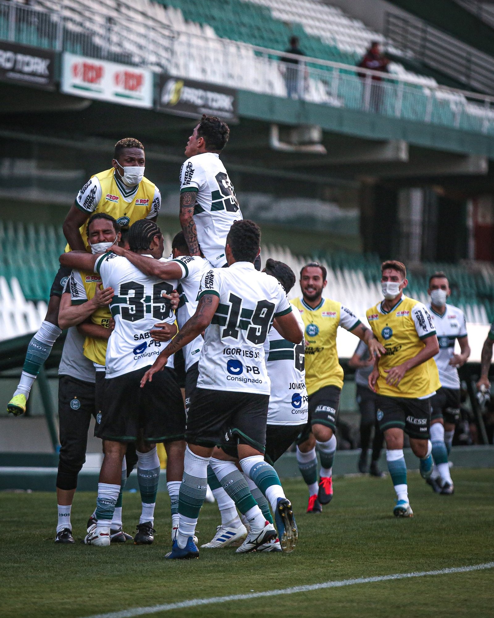 Coritiba consegue resultado positivo na estreia de Jorginho