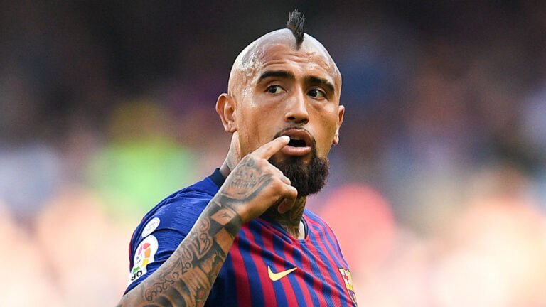 Pirlo pede retorno de Arturo Vidal a Juventus