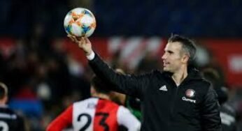 Como técnico, Van Persie retorna a seu ex-clube
