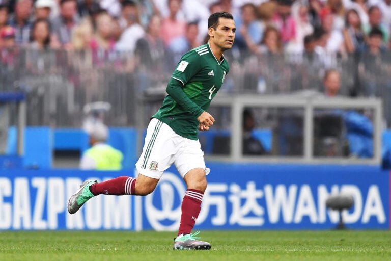 O mexicano Rafael Márquez inicia sua trajetória como treinador no futebol espanhol