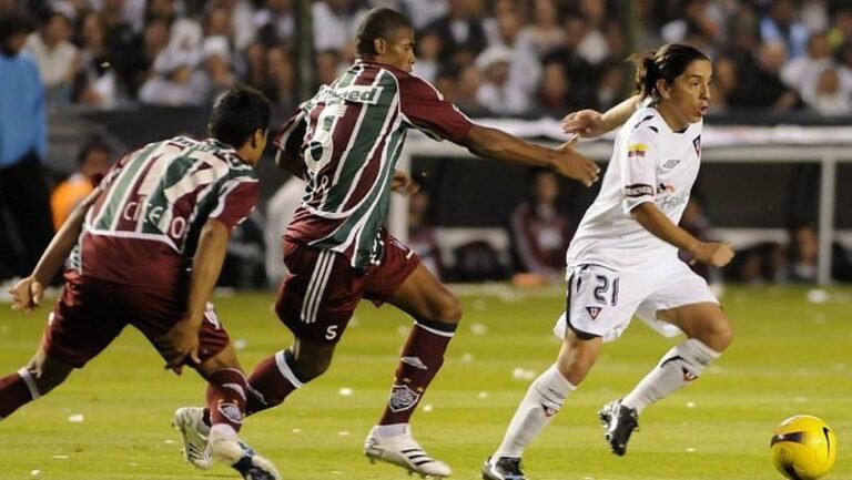 Cinco clubes que perderam todas as finais continentais que disputaram; brasileiro está na lista