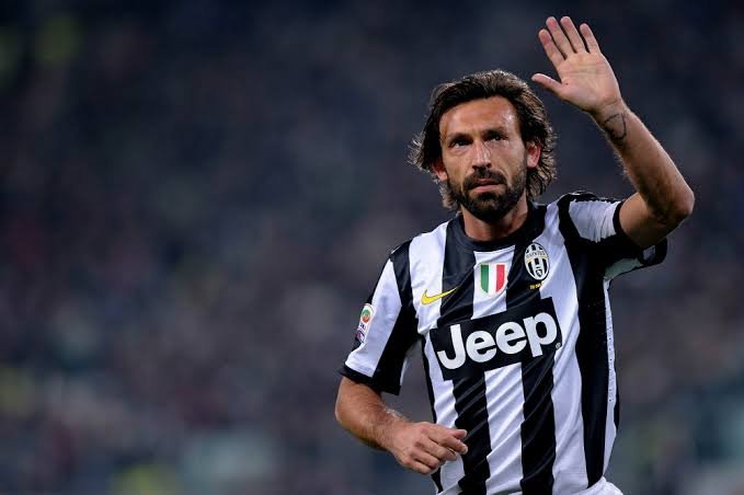 Com Sarri demitido, Pirlo pode ser o treinador da Juventus