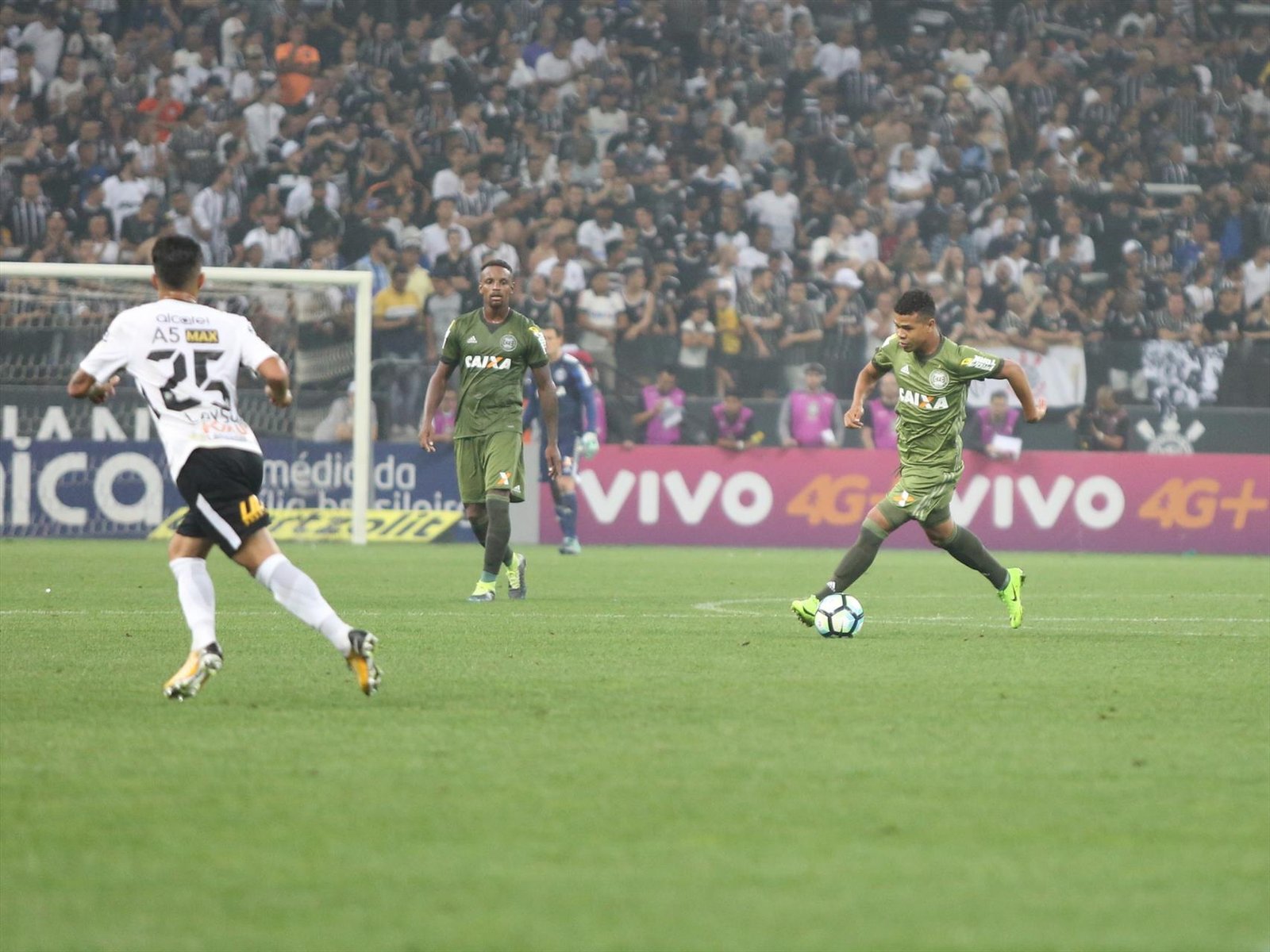 Coritiba busca pontuar na Arena Corinthians