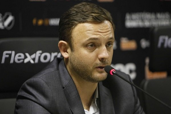 Dirigente do Vasco confirma possibilidade de mais reforços no time