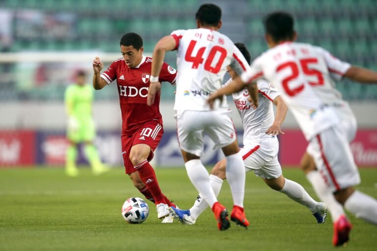 Titular do Busan I Park, Rômulo foca em jogo de número 150 no clube