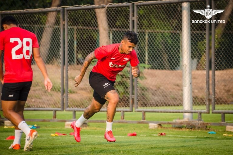 Vander fala sobre bom momento do Bangkok United e busca título