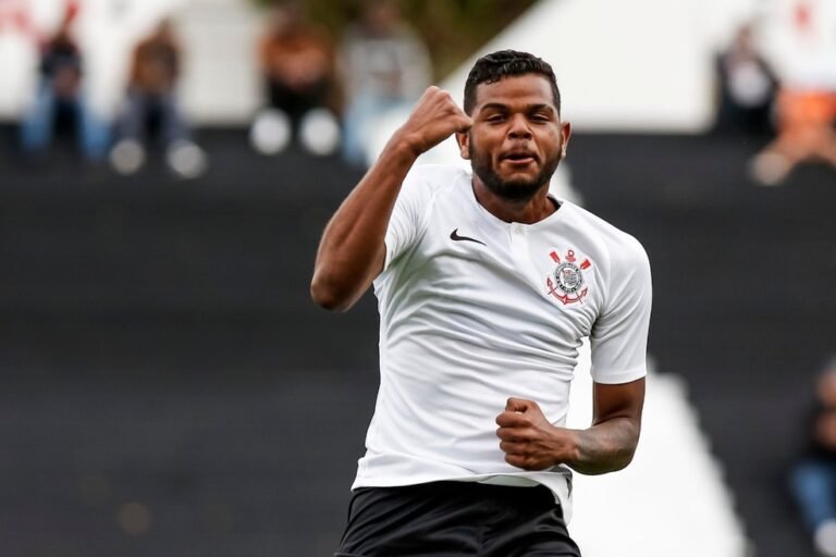 Atacante do Corinthians vai jogar na Espanha