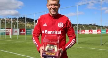 O defensor colorado Bruno Fuchs negocia sua ida ao CSKA Moscou