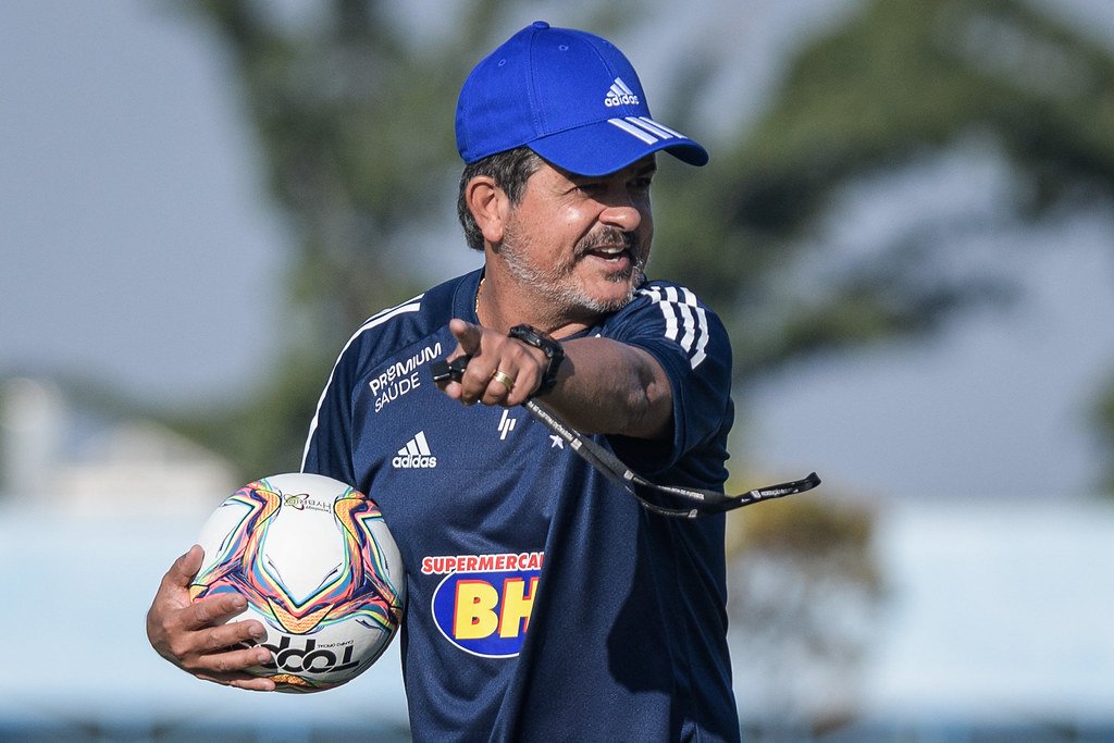 Estreando com Ney Franco e na zona de rebaixamento, o Cruzeiro recebe o Vitória