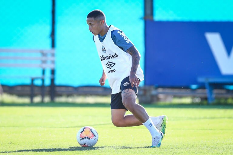 Grêmio adianta concentração mirando no clássico