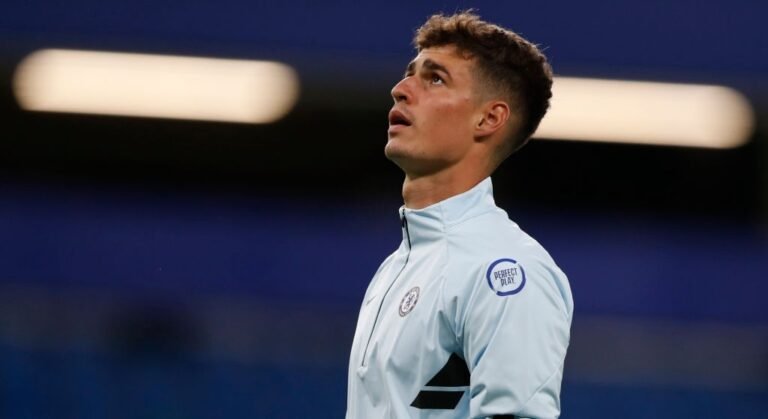 Mendy chega; Kepa sai