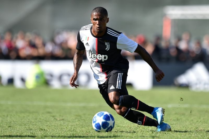Juventus quer vender Douglas Costa por 30 milhões de euros
